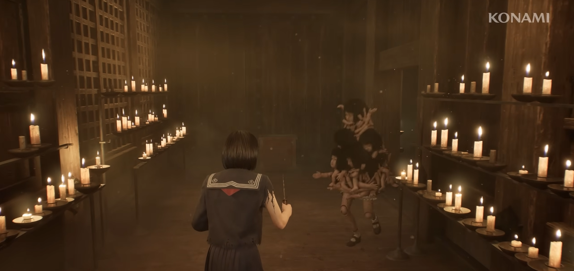 SILENT HILL f 恐怖の敵キャラ出現 SILENT HILL f 蝋燭に囲まれた部屋と人形の敵