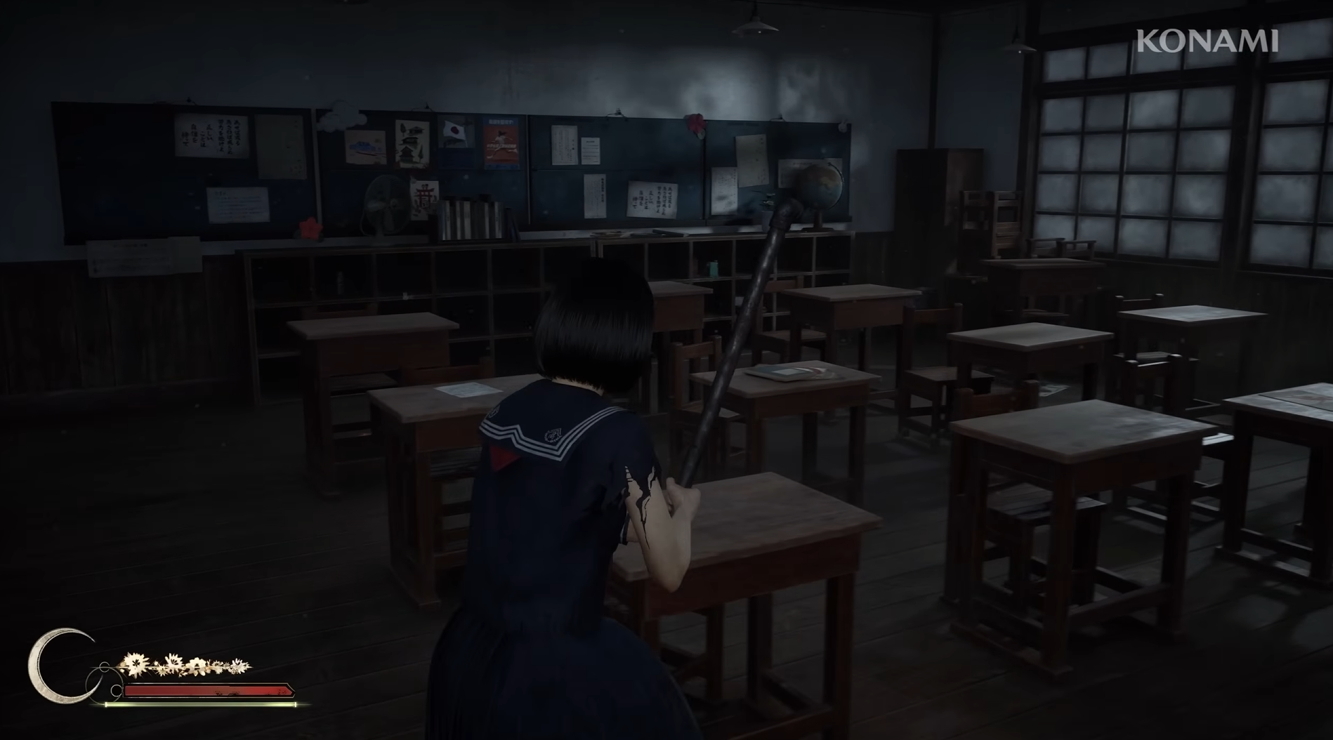SILENT HILL f 学校探索シーン SILENT HILL f 学校の中で武器を構える雛子