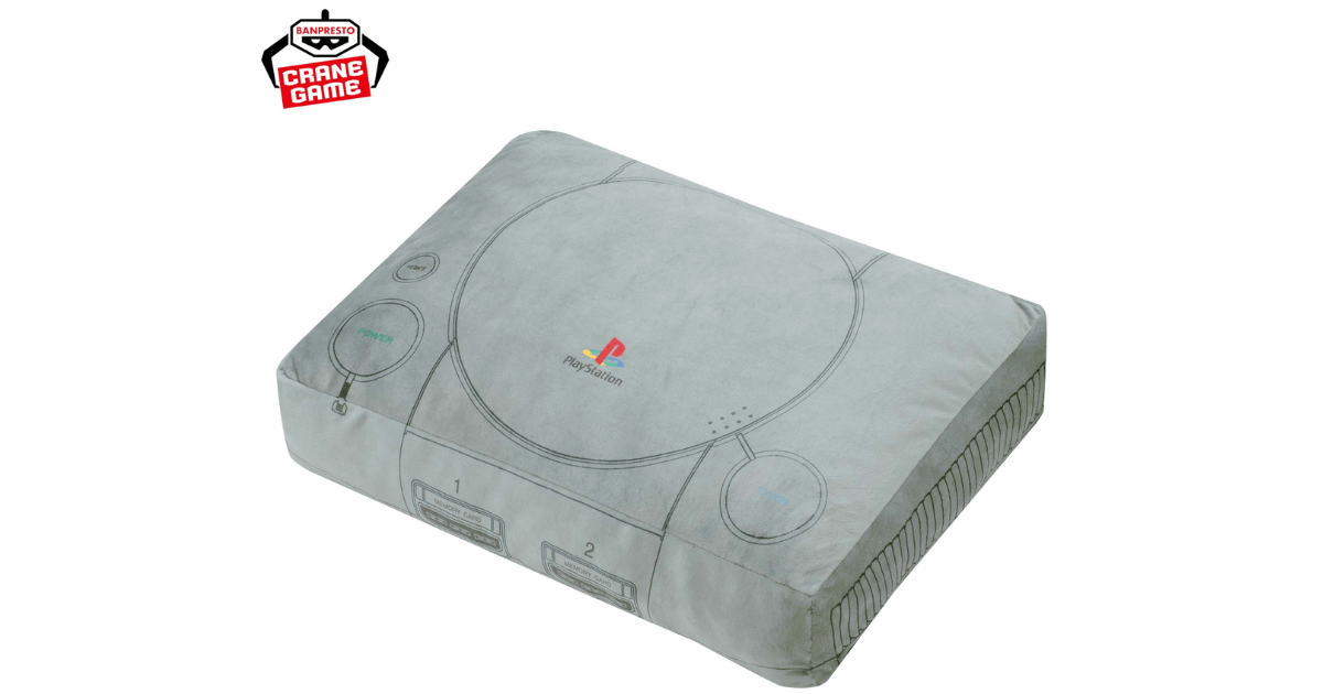 初代PlayStationデザインのクッションぬいぐるみ。バンプレスト「もふぐっと」シリーズのクレーンゲーム限定景品。