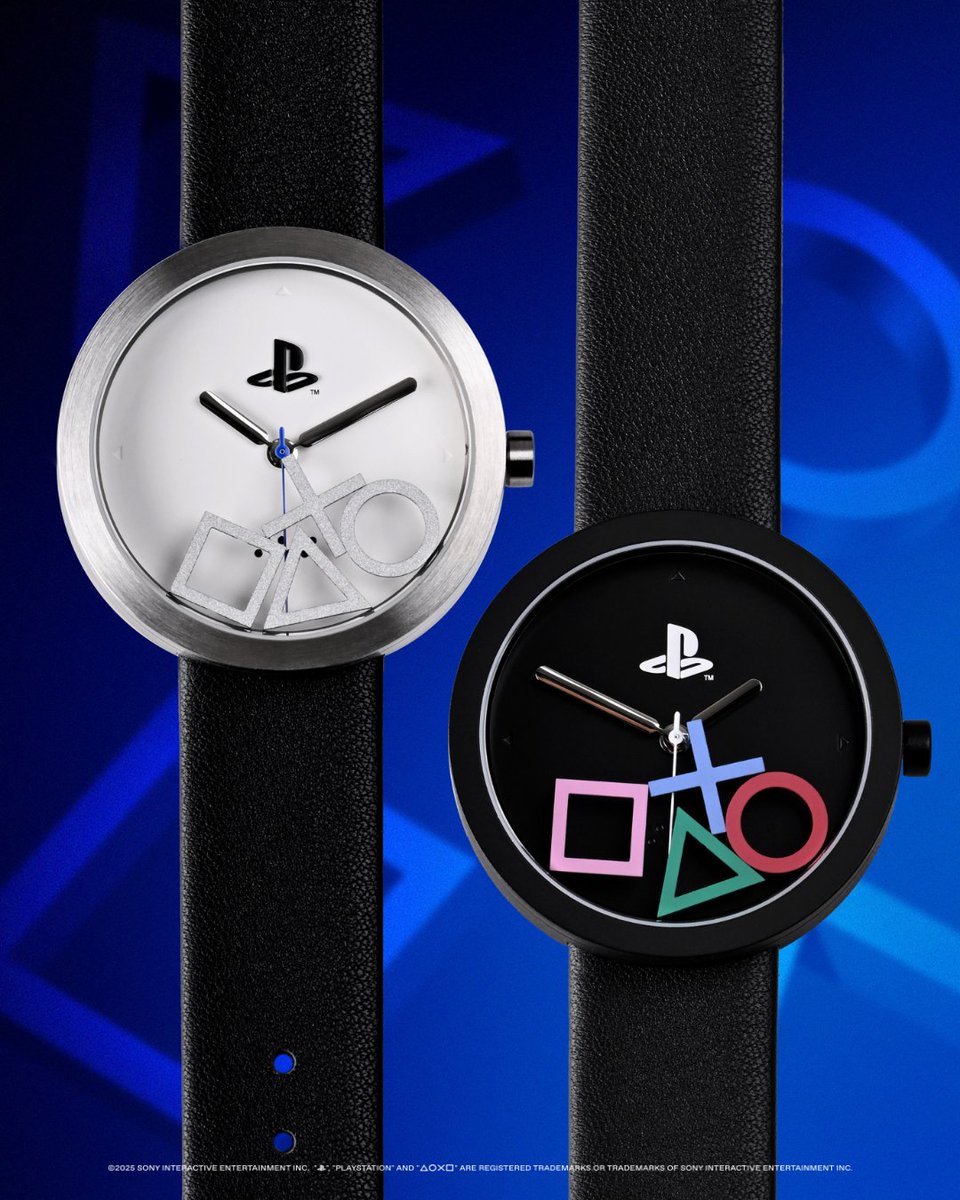 AnicornのPlayStation Symbolモデル腕時計の2色比較