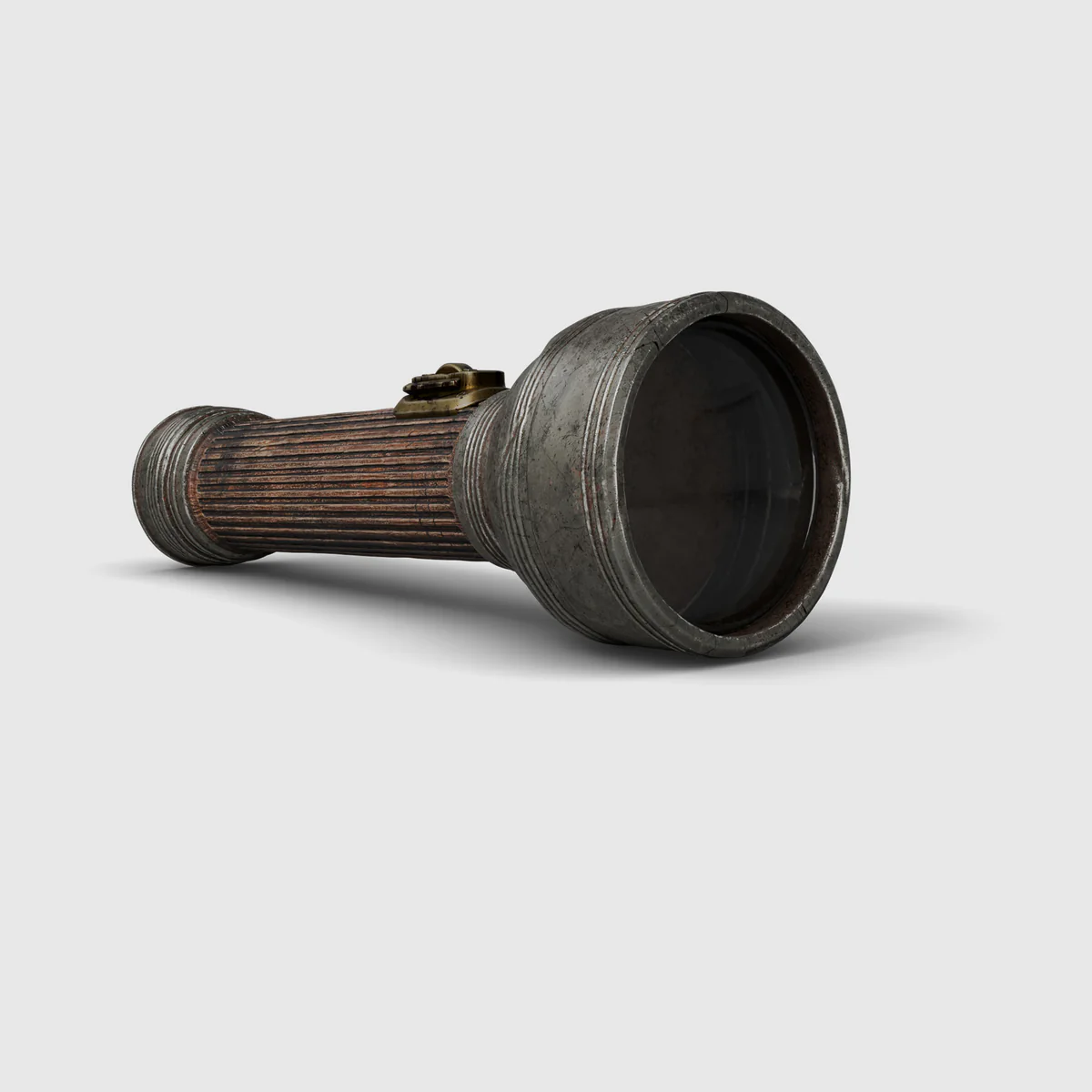 懐中電灯レプリカとピンバッジのディテール