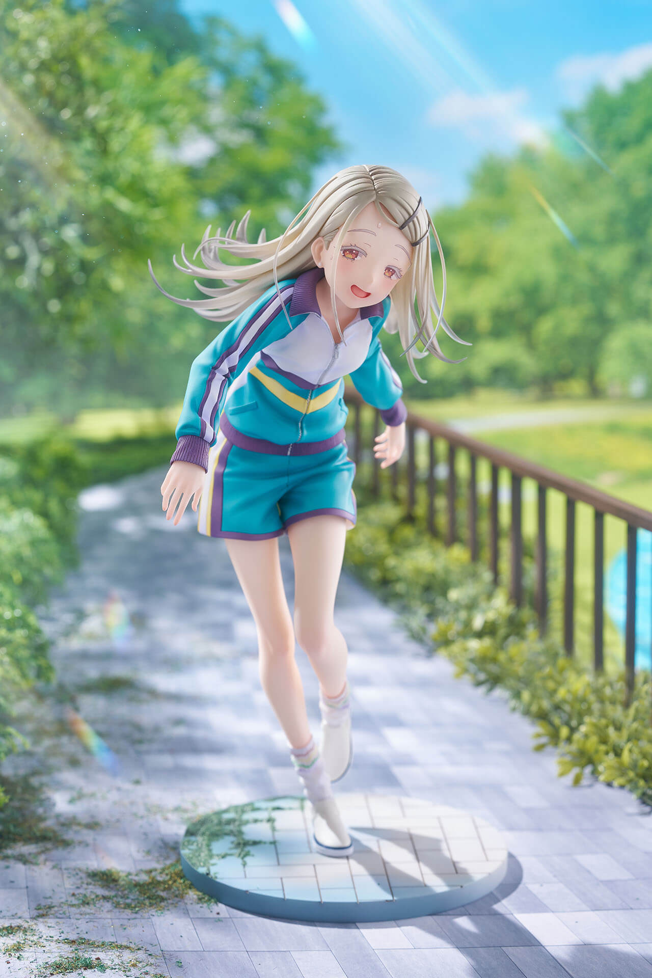 学園アイドルマスター 篠澤 広～光景ver.～ 1/7スケールフィギュアのメインビジュアル。レッスンウェア姿で特徴的な琥珀色の瞳と緩んだ口元が再現されている。